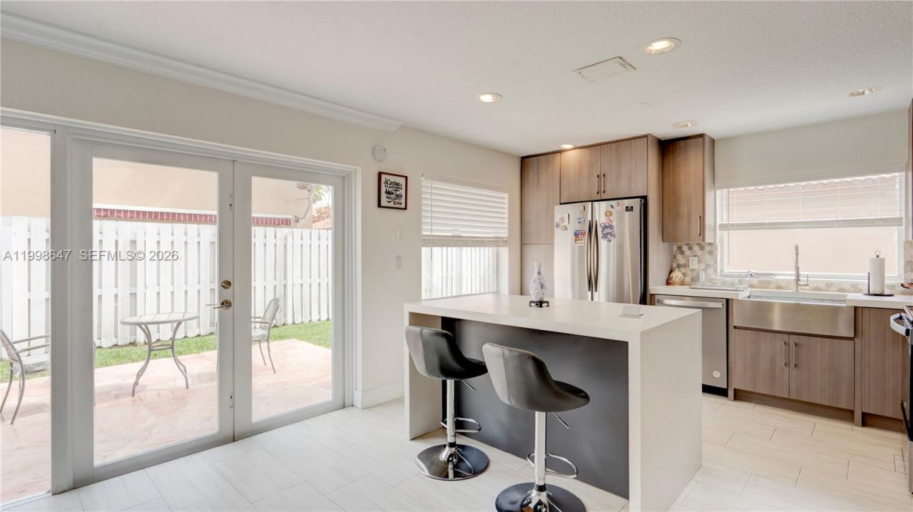 1237 NW 125th Ter, Sunrise, FL 33323 Photo