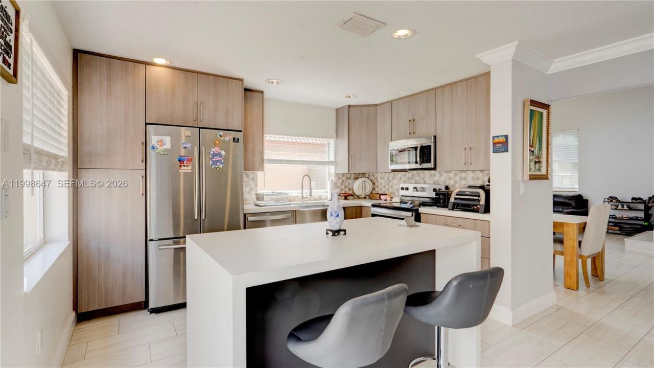 1237 NW 125th Ter, Sunrise, FL 33323 Photo