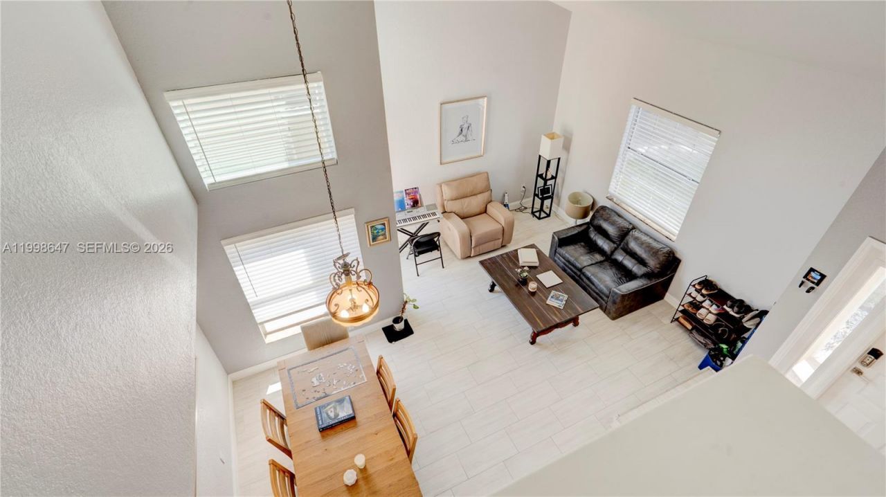 1237 NW 125th Ter, Sunrise, FL 33323 Photo