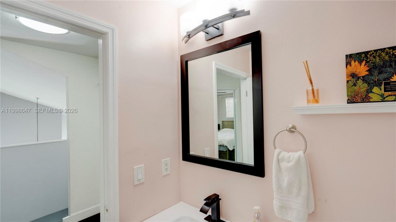 1237 NW 125th Ter, Sunrise, FL 33323 Photo