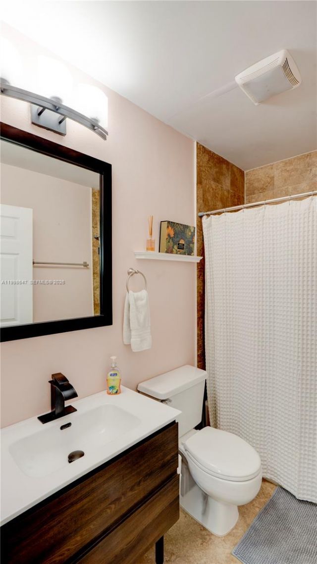 1237 NW 125th Ter, Sunrise, FL 33323 Photo