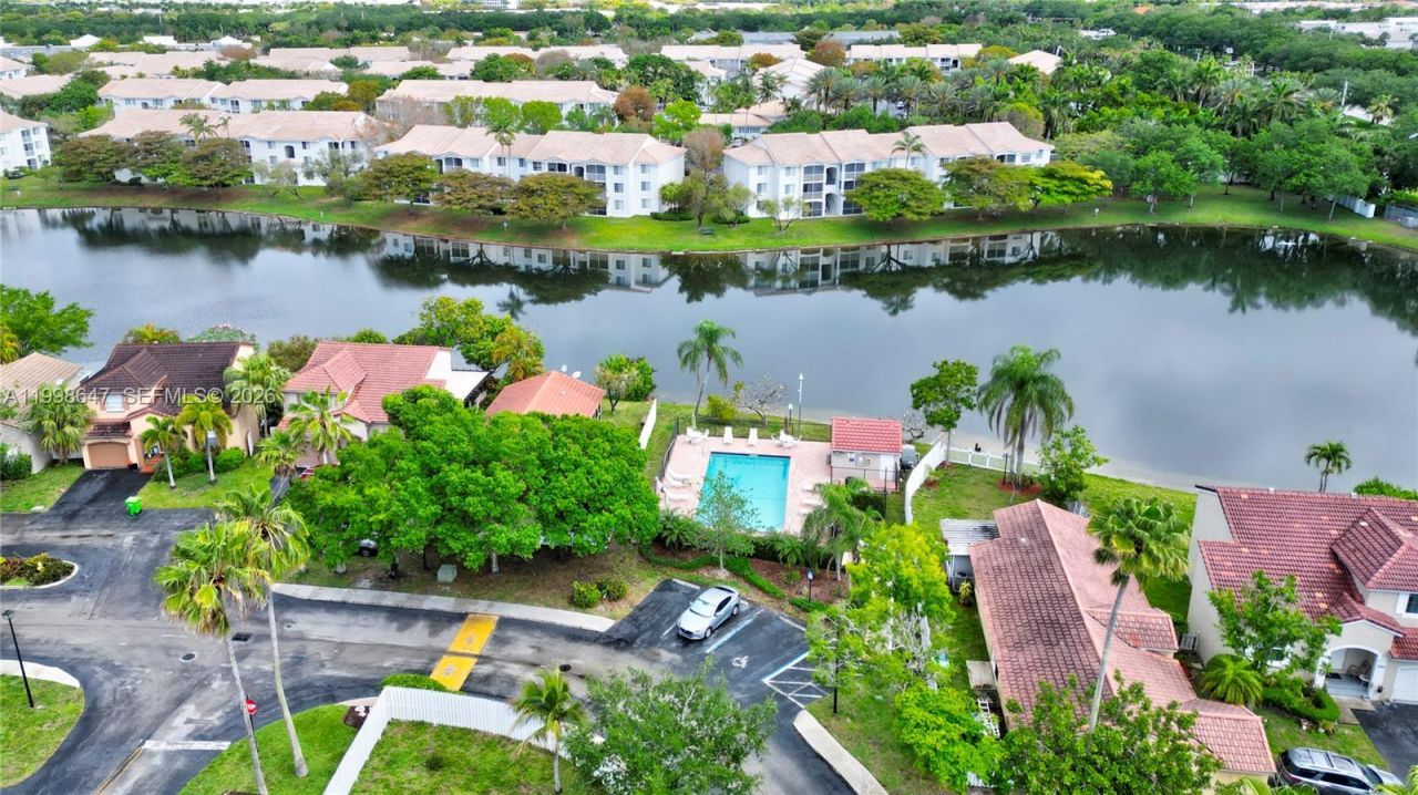 1237 NW 125th Ter, Sunrise, FL 33323 Photo
