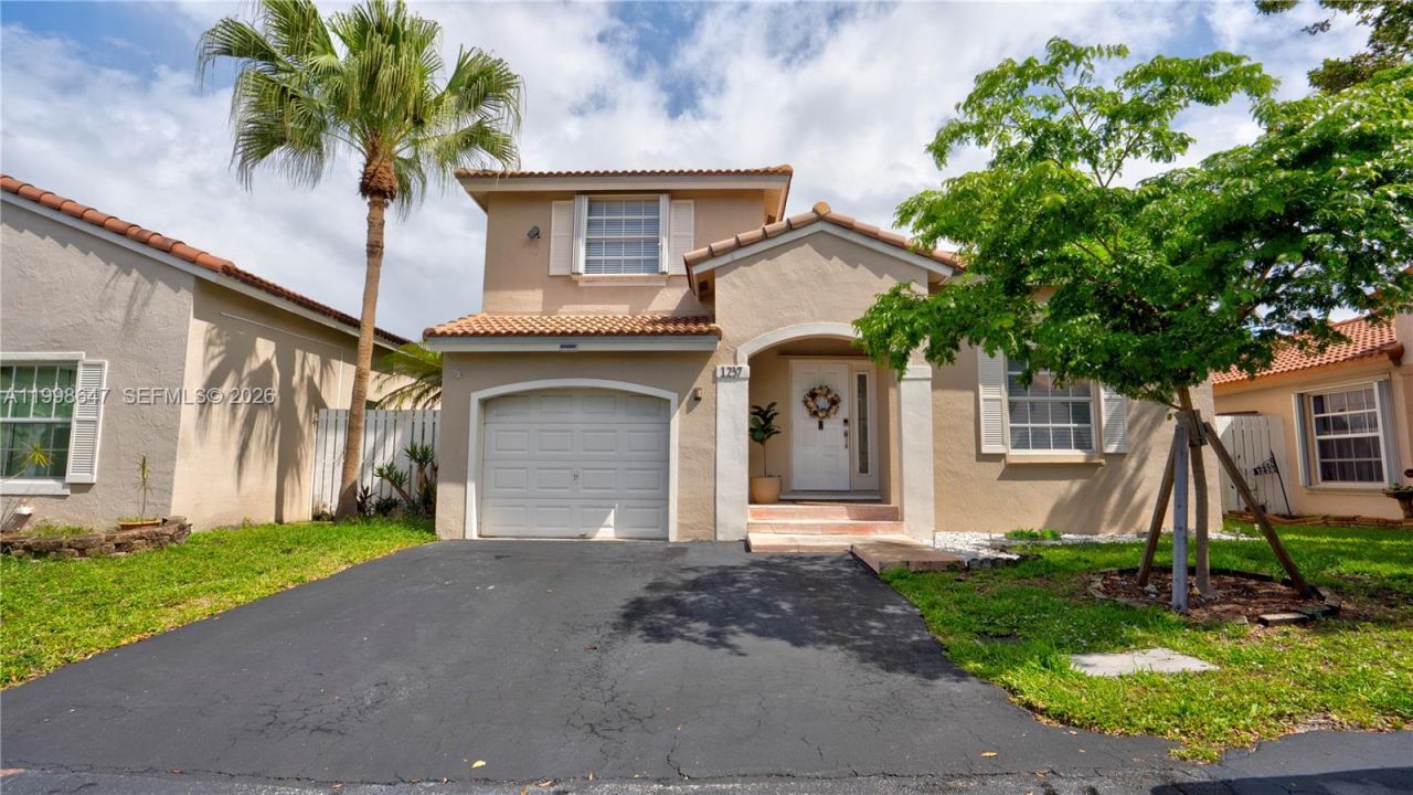 1237 NW 125th Ter, Sunrise, FL 33323 Photo