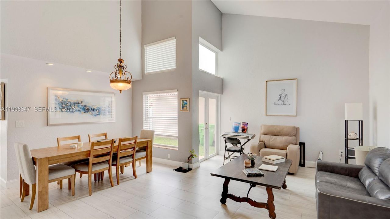 1237 NW 125th Ter, Sunrise, FL 33323 Photo