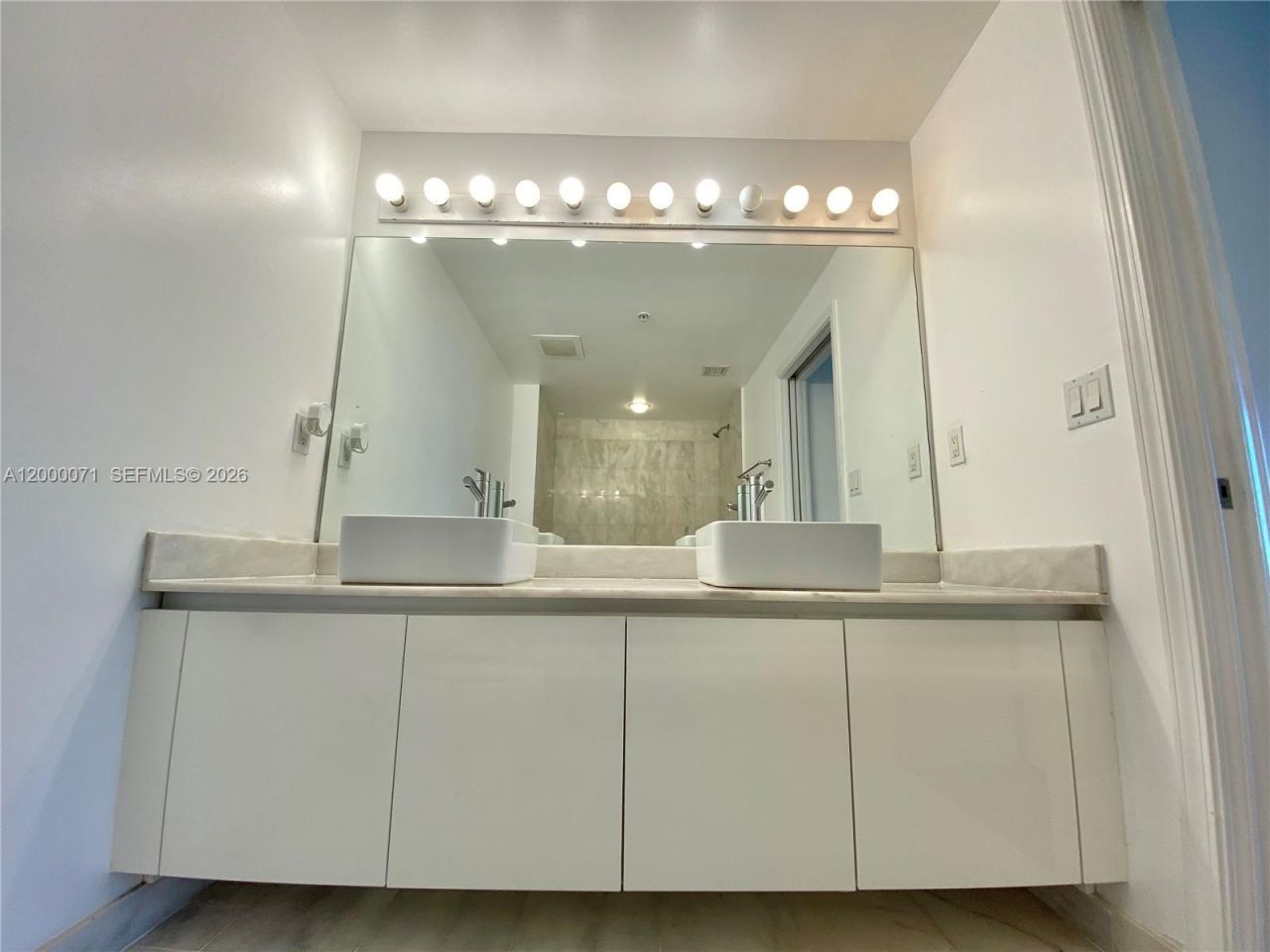 601 NE 36th St, Unit 1103, Miami, FL 33137 Photo