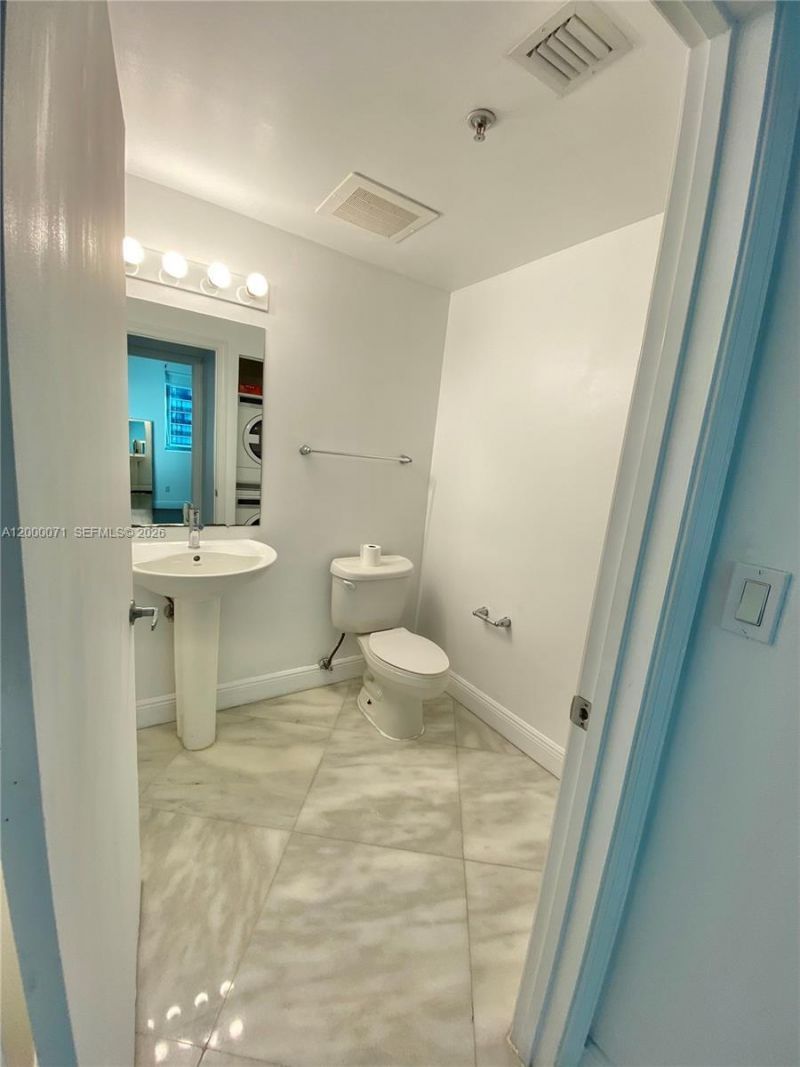 601 NE 36th St, Unit 1103, Miami, FL 33137 Photo