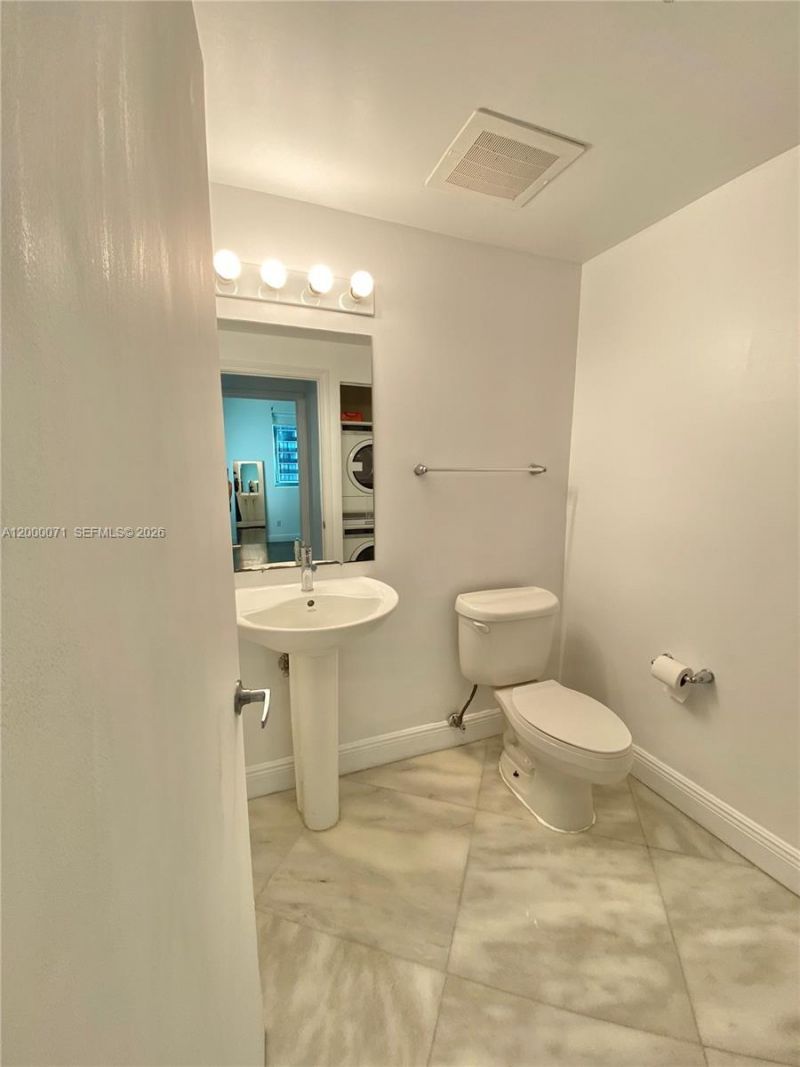 601 NE 36th St, Unit 1103, Miami, FL 33137 Photo