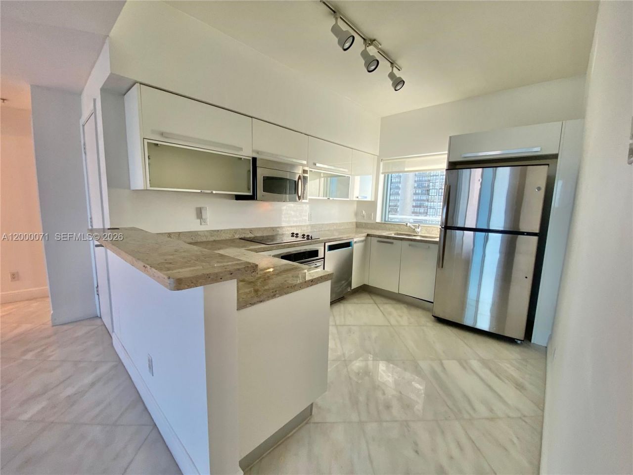 601 NE 36th St, Unit 1103, Miami, FL 33137 Photo