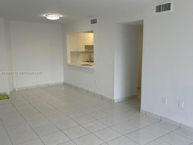 8231 NW 8th St, Unit 2-102, Miami, FL 33126 Photo