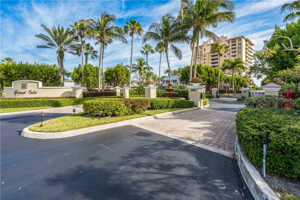 3702 N Highway A1a, Unit PH1, Hutchinson Island, FL 34949 Photo