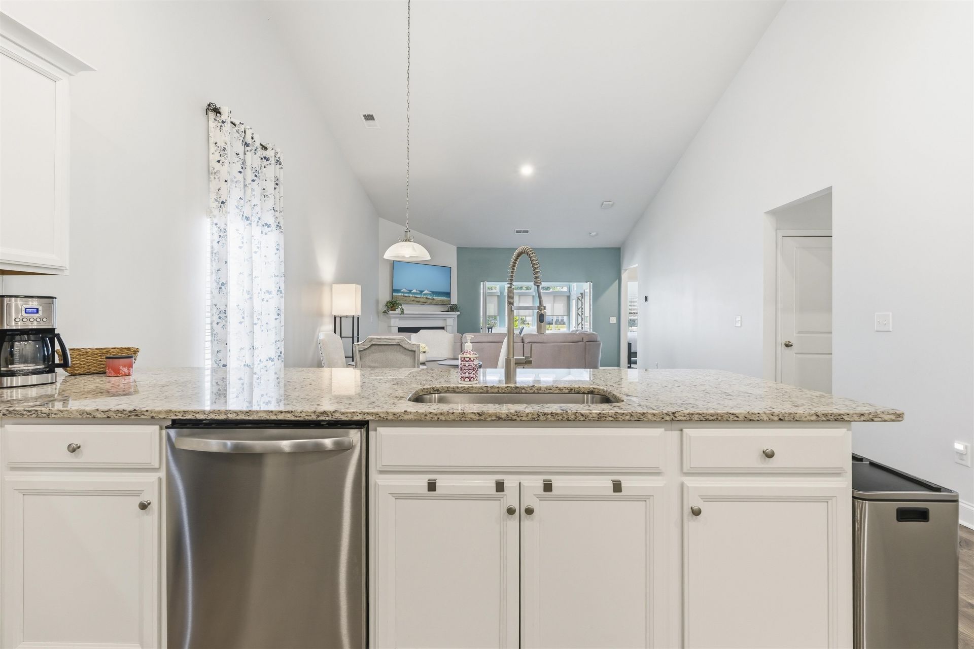 2621 Goldfinch Dr. Photo 10