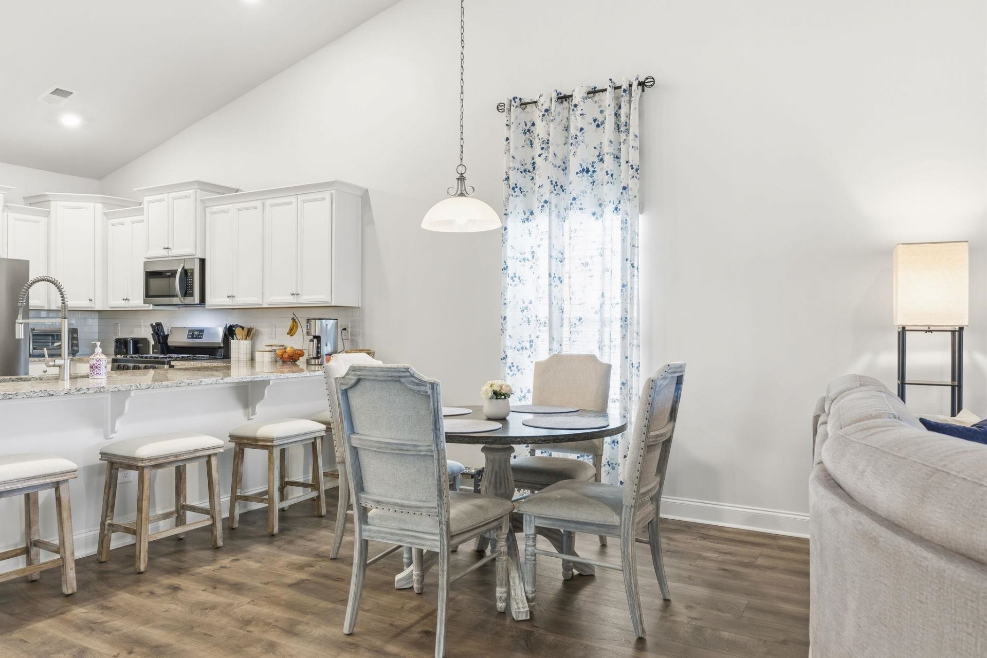 2621 Goldfinch Dr. Photo 11