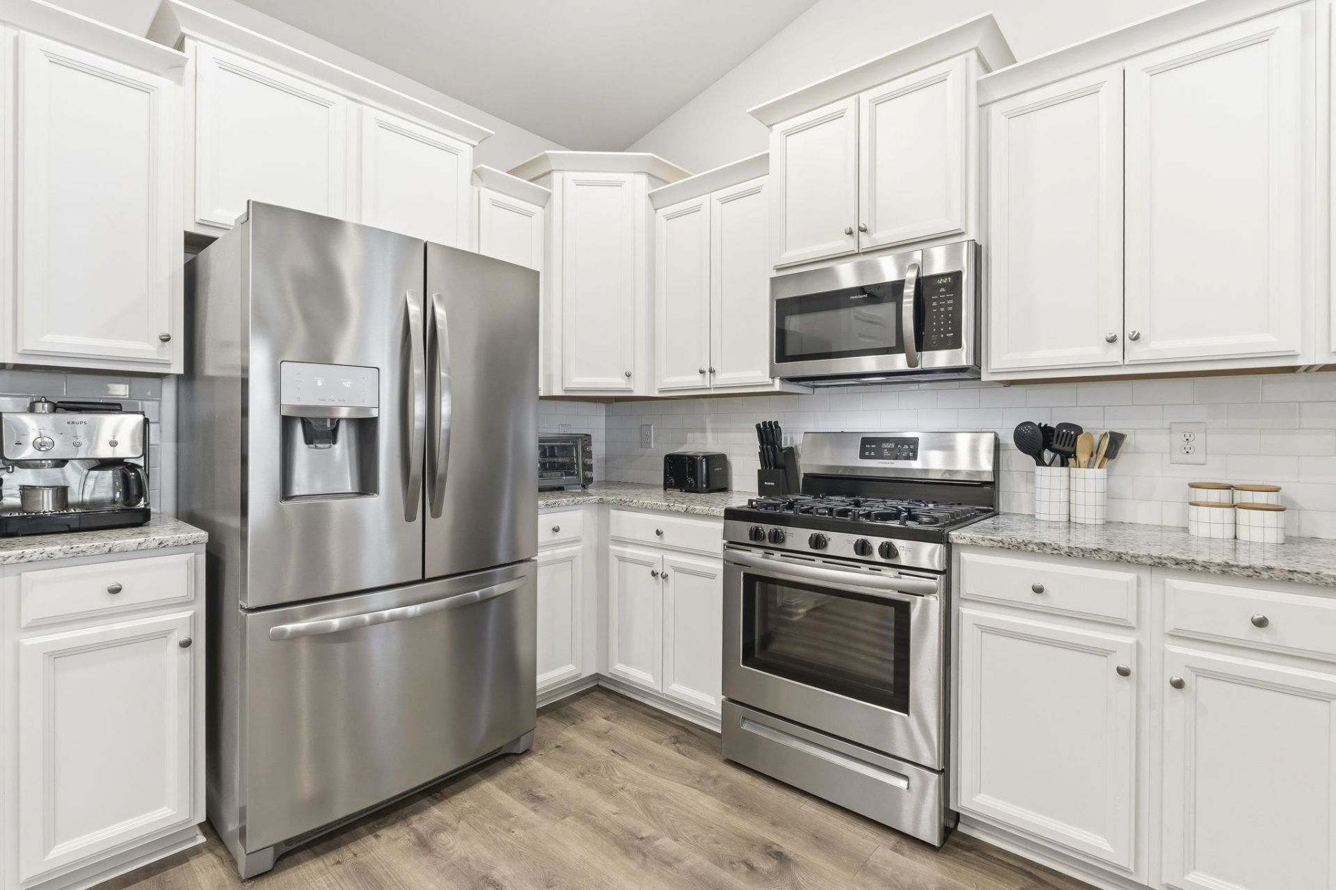 2621 Goldfinch Dr. Photo 8