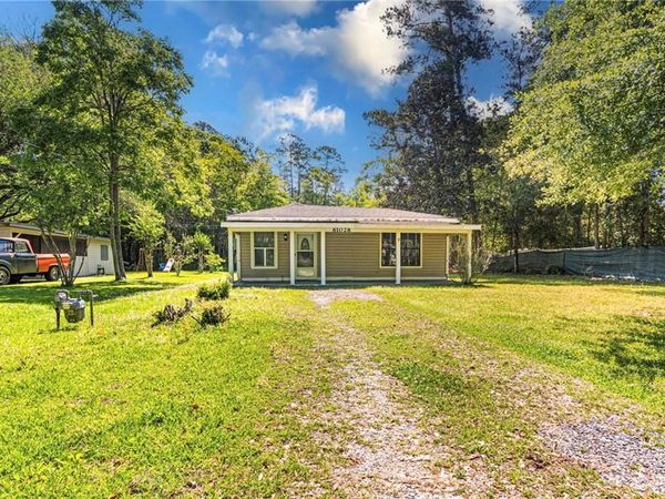 61028 N PONTCHARTRAIN Drive, Lacombe, LA 70445