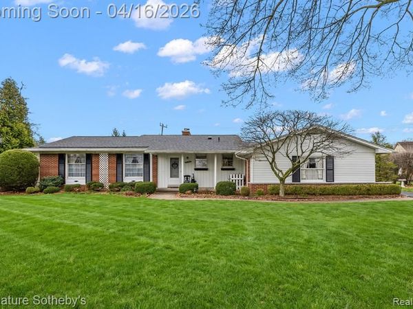 28868 Lorikay Street, Farmington Hills, MI 48334