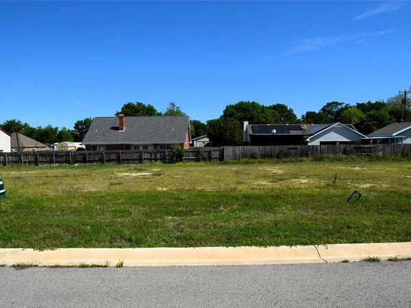 308 Preston Road, Mabank, TX 75147