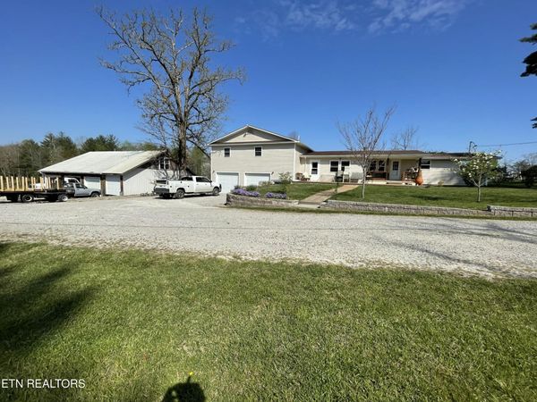 1951 Hall Rd, Clarkrange, TN 38553