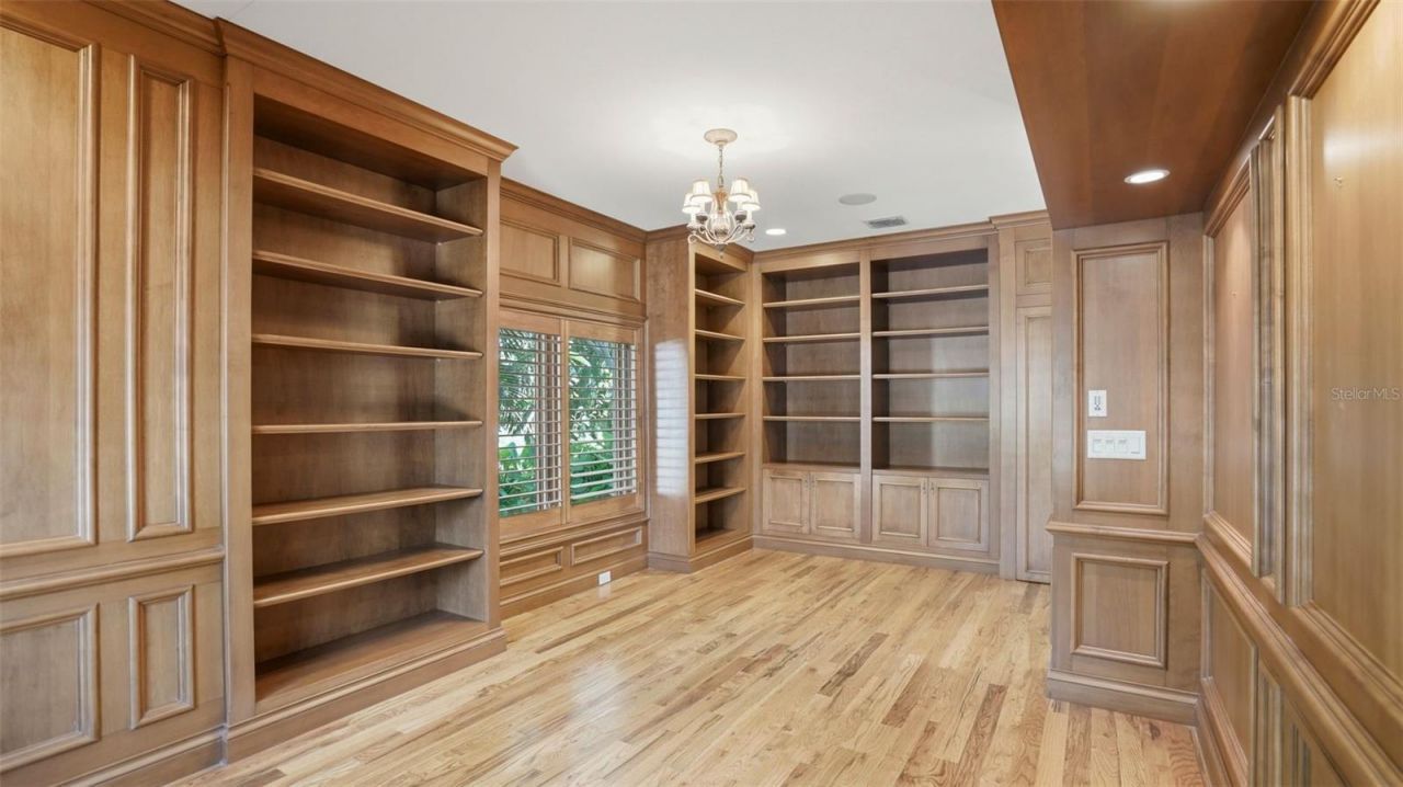 6755 30th Street S, Saint Petersburg, FL 33712 Photo