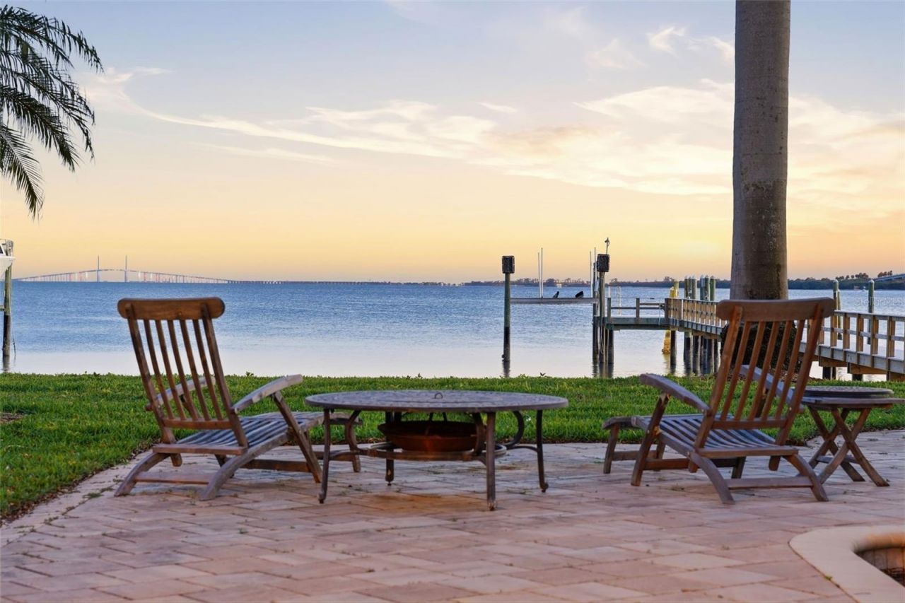 6755 30th Street S, Saint Petersburg, FL 33712 Photo