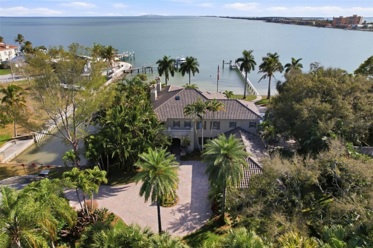 6755 30th Street S, Saint Petersburg, FL 33712 Photo