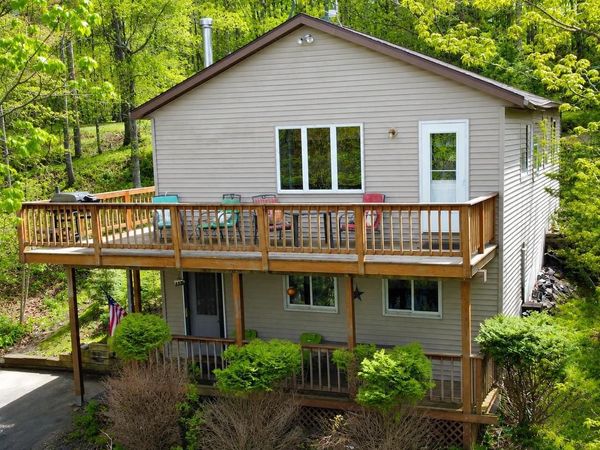 W16468 HILBERT DRIVE, Armstrong Creek, WI 54103
