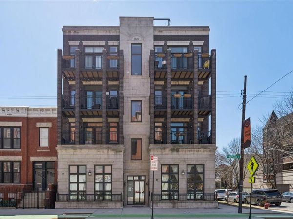 2257 W Belmont Avenue , Unit 1W, Chicago, IL 60618
