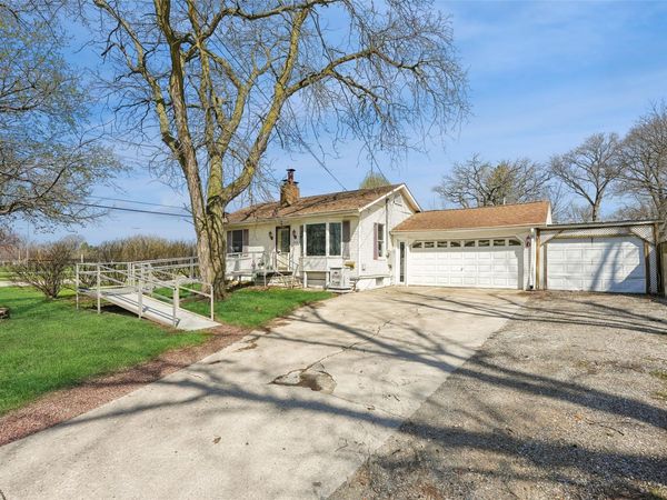 312 S 15th Avenue W, Newton, IA 50208