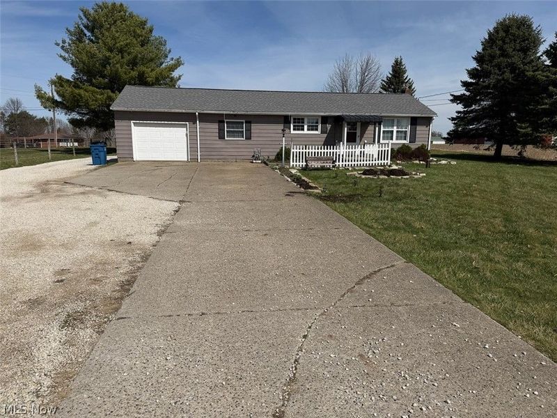 6395 Easton Street NE, Louisville, OH 44641 Photo 1