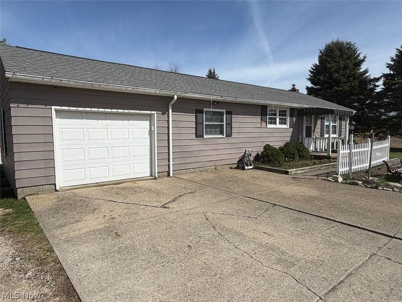 6395 Easton Street NE, Louisville, OH 44641 Photo 2