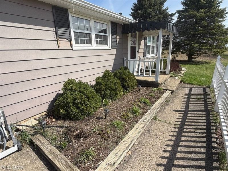 6395 Easton Street NE, Louisville, OH 44641 Photo 3