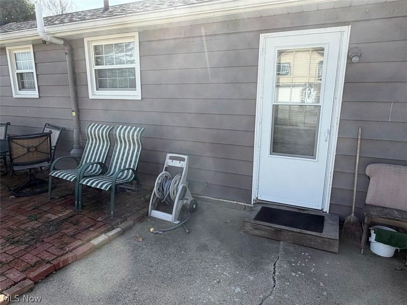 6395 Easton Street NE, Louisville, OH 44641 Photo 4