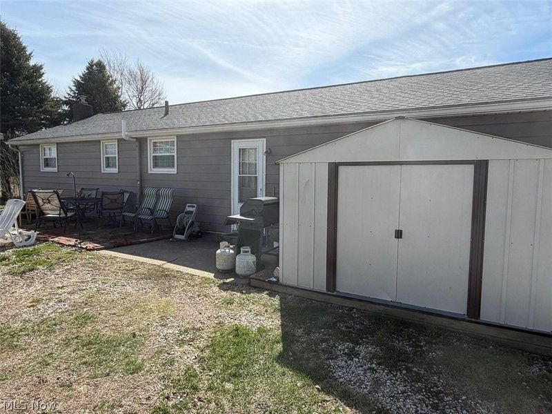 6395 Easton Street NE, Louisville, OH 44641 Photo 5