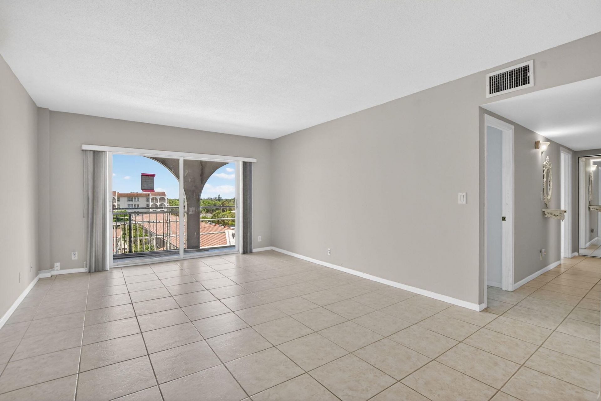 250 NE 20th Street, Unit 5220, Boca Raton, FL 33431 Photo