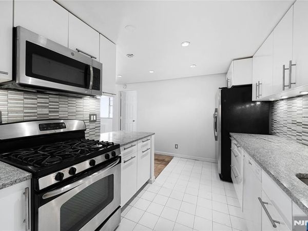 6040 Boulevard East 3J, WEST NEW YORK, NJ 07093