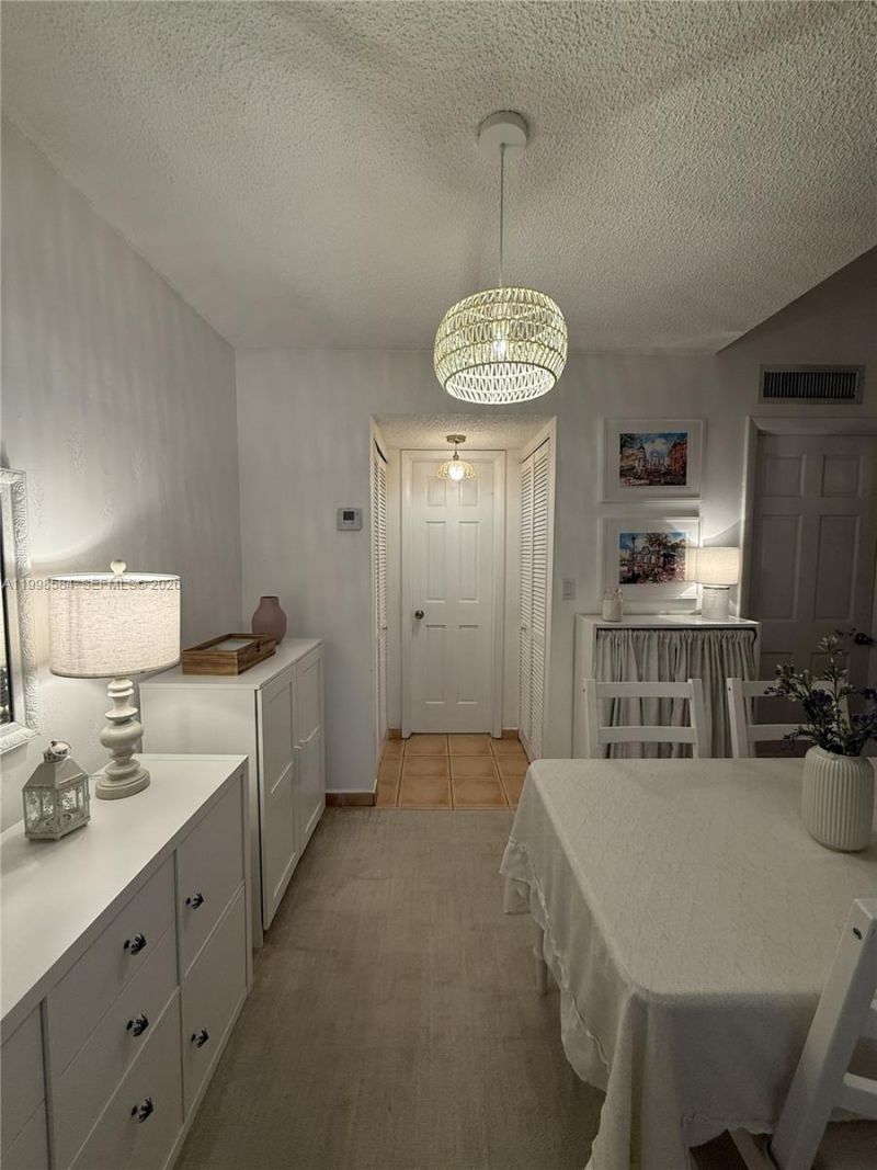 15650 SW 80th St F-208, Miami, FL 33193 Photo