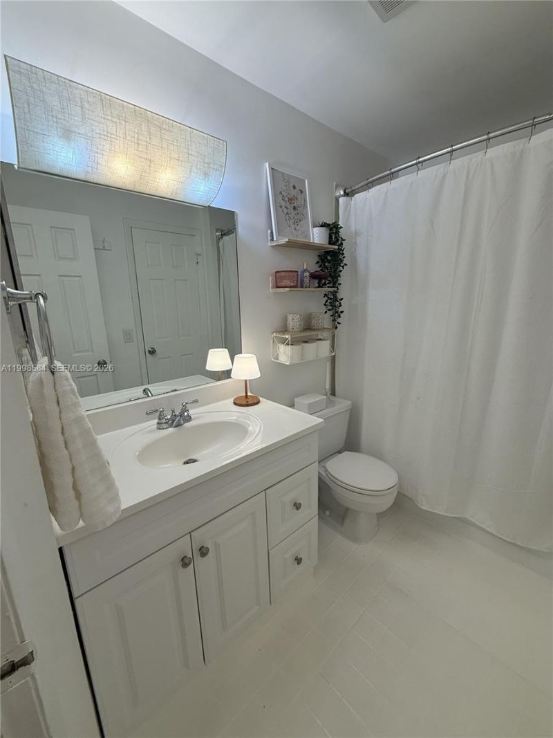 15650 SW 80th St F-208, Miami, FL 33193 Photo