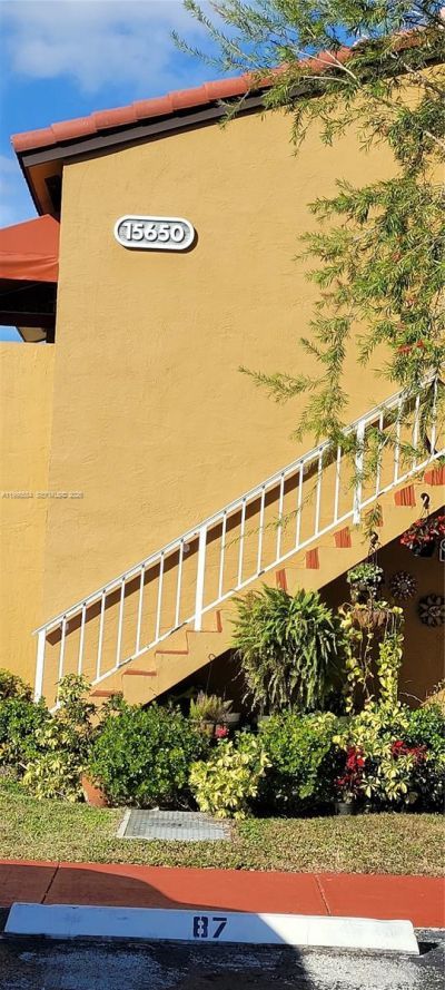 15650 SW 80th St F-208, Miami, FL 33193 Photo