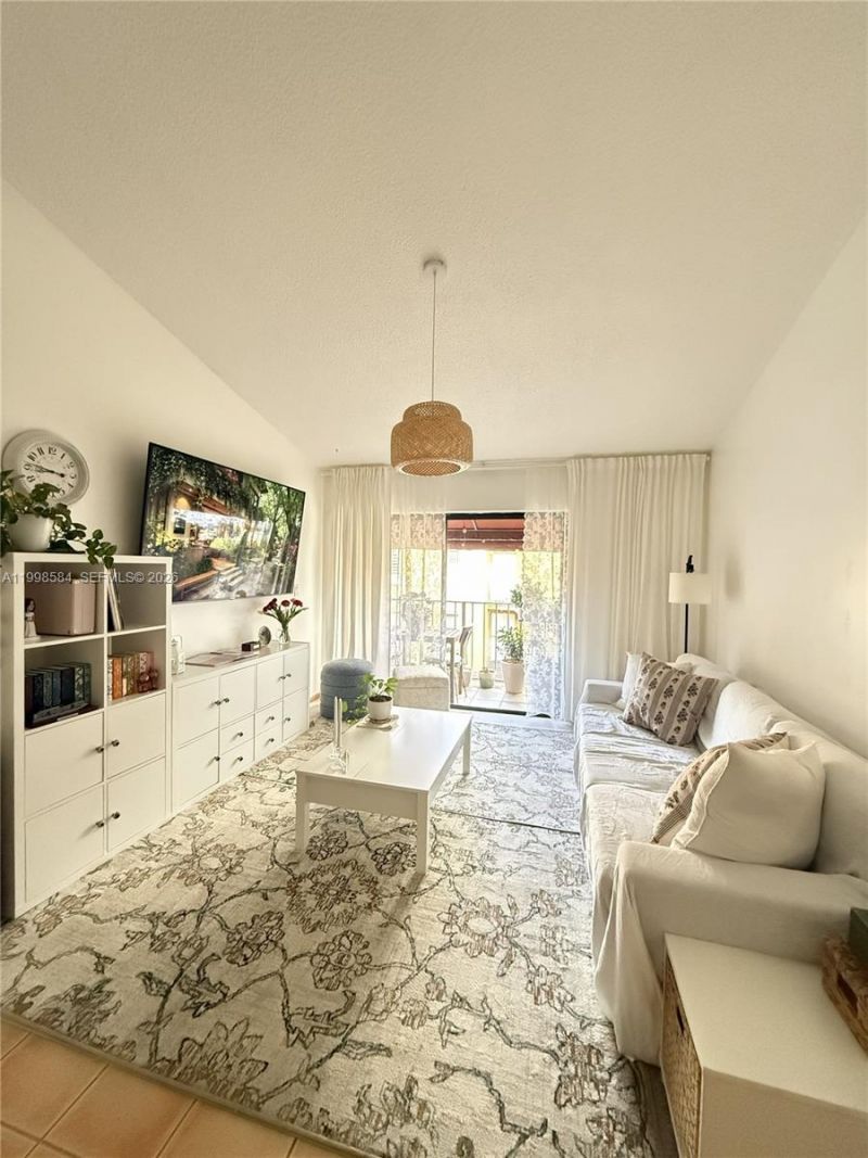 15650 SW 80th St F-208, Miami, FL 33193 Photo