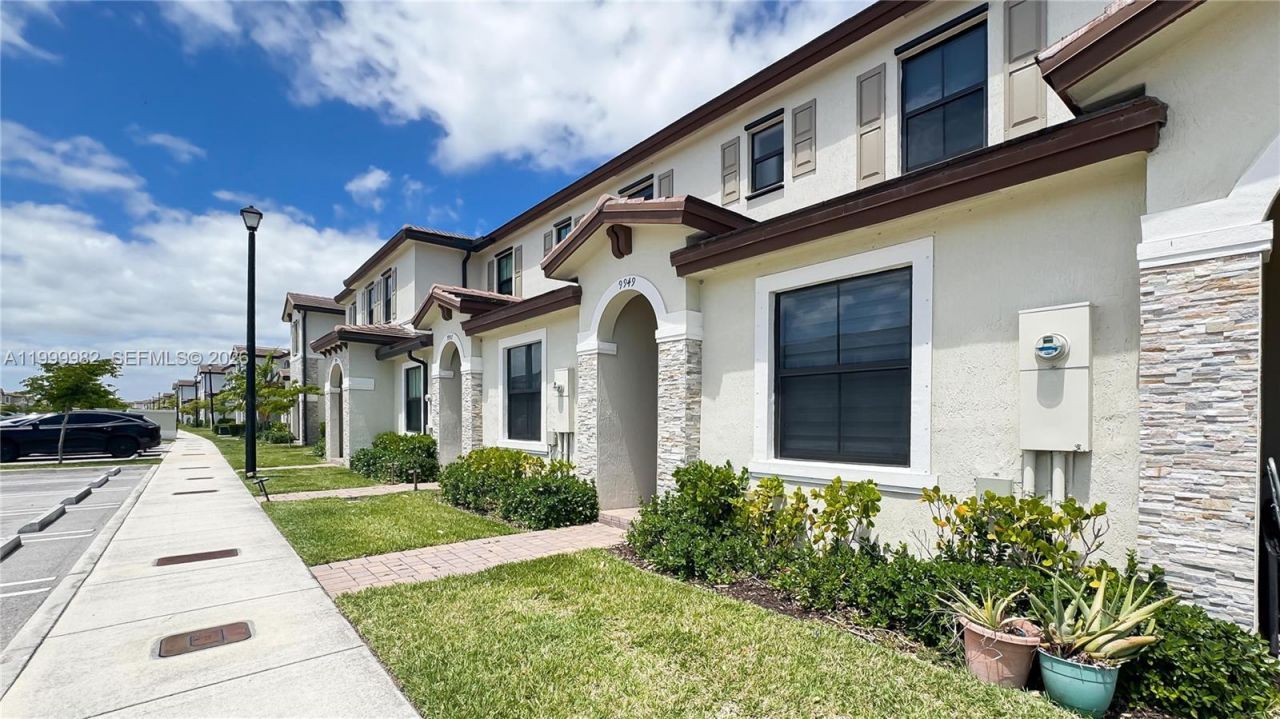 9949 SW 228th Ter, Miami, FL 33190 Photo