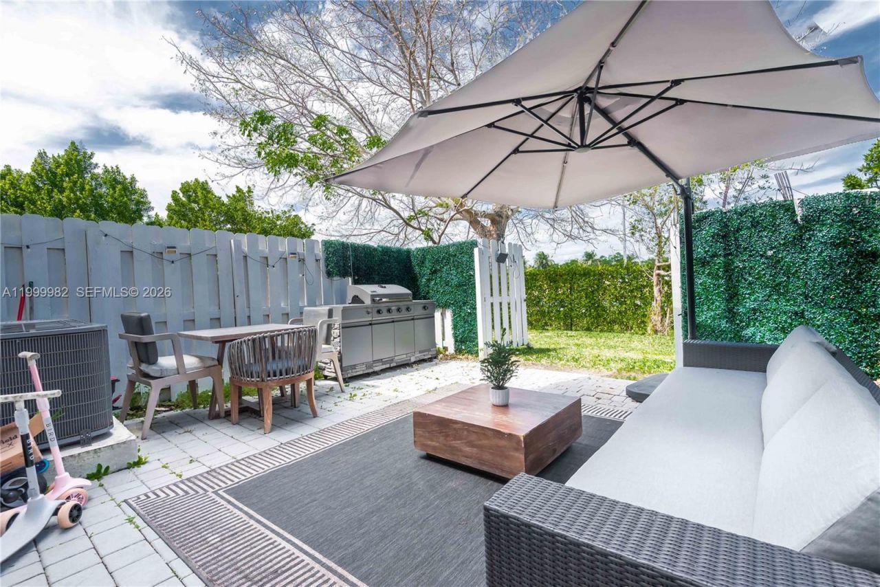 9949 SW 228th Ter, Miami, FL 33190 Photo