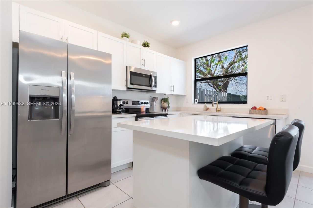 9949 SW 228th Ter, Miami, FL 33190 Photo