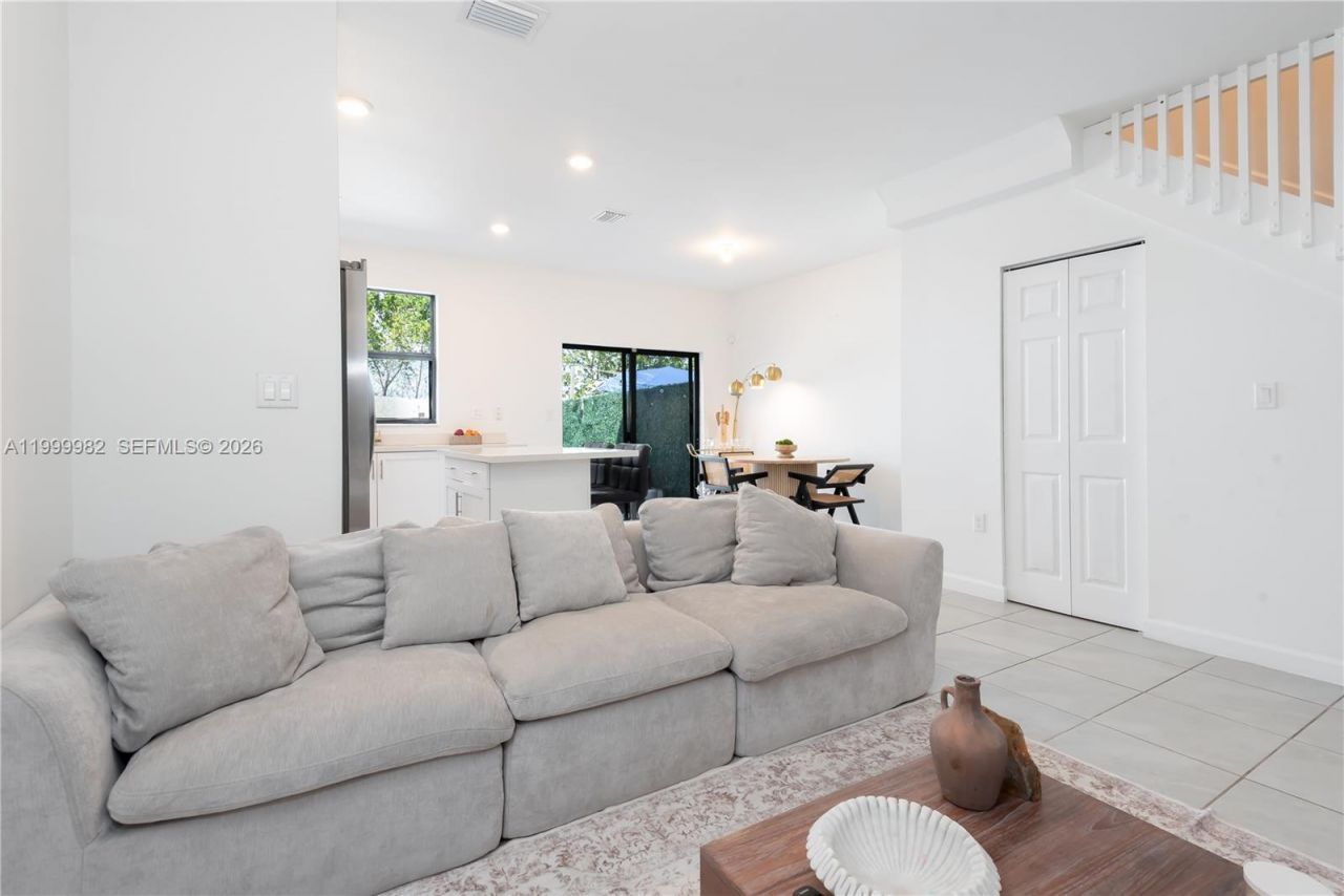 9949 SW 228th Ter, Miami, FL 33190 Photo