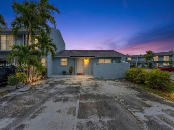 3868 SW 107th Ave , Unit 5-11, Miami, FL 33165