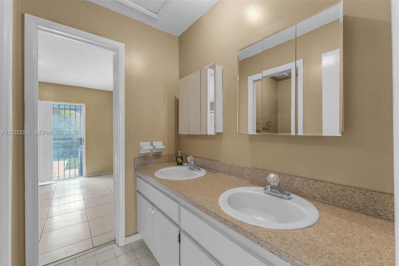 3868 SW 107th Ave, Unit 5-11, Miami, FL 33165 Photo