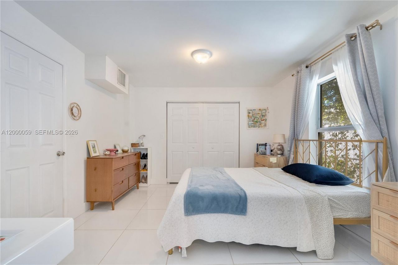 827 NW 114th St, Miami, FL 33168 Photo