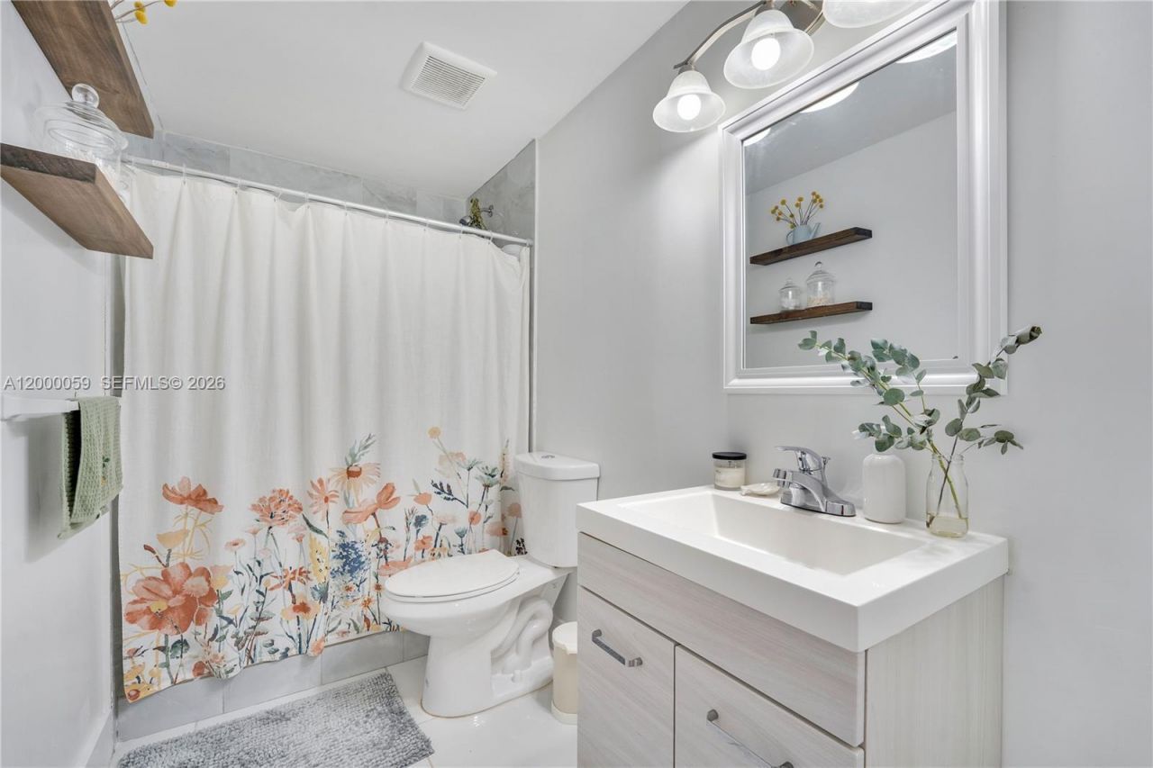 827 NW 114th St, Miami, FL 33168 Photo