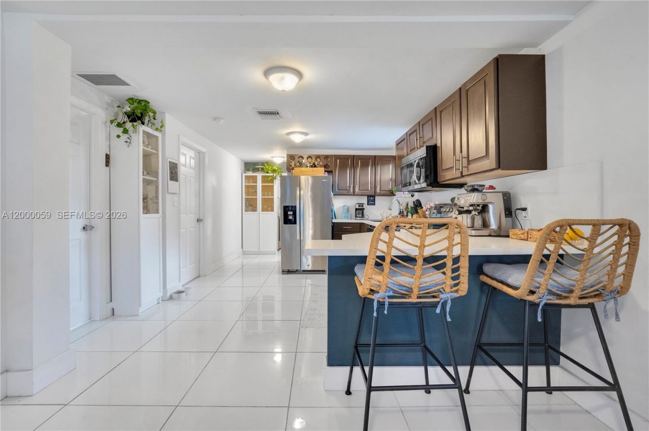 827 NW 114th St, Miami, FL 33168 Photo