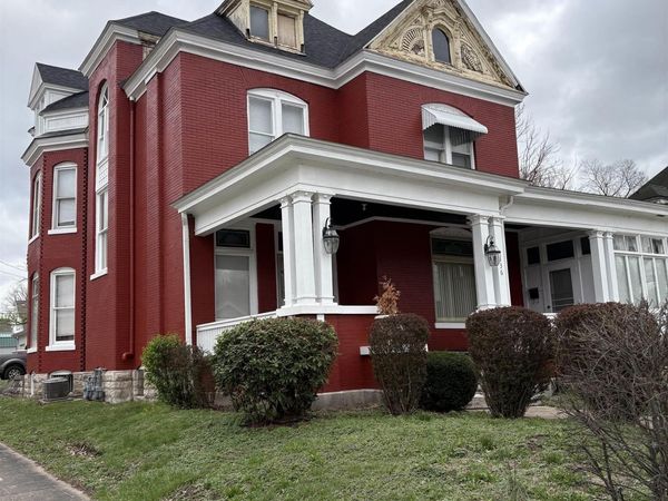 1136 N 8TH Street, Quincy, IL 62301