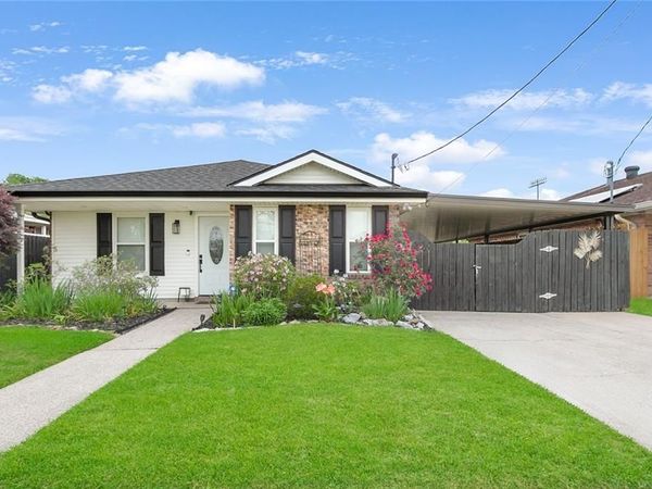 3024 FARMSITE Road, Violet, LA 70092