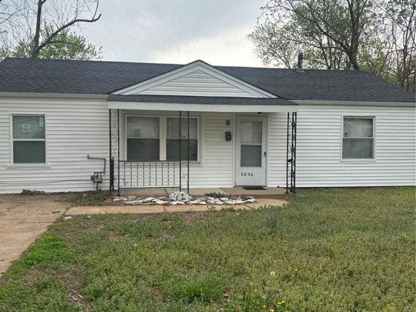 9836 Lorna Lane, St Louis, MO 63136